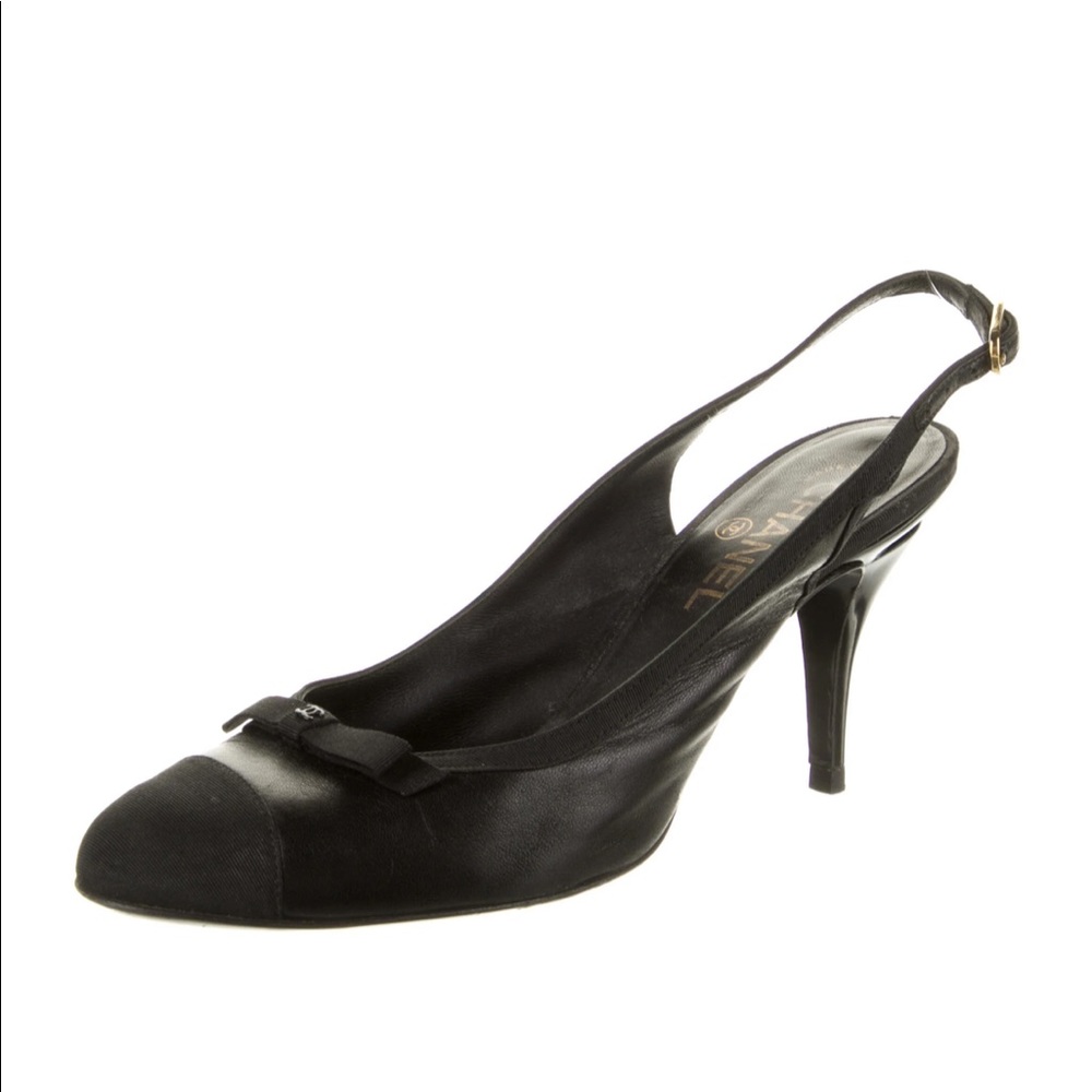 CHANEL Interlocking CC Logo Leather Slingback Pumps fits like 9-9.5